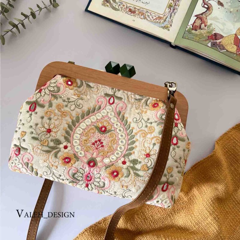 کیف واله : کیف دهنه چوبی سوزندوزی طرح رخساره 2