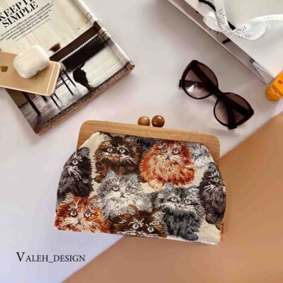 کیف واله : کیف دهنه چوبی ژاکارد طرح گربه 1