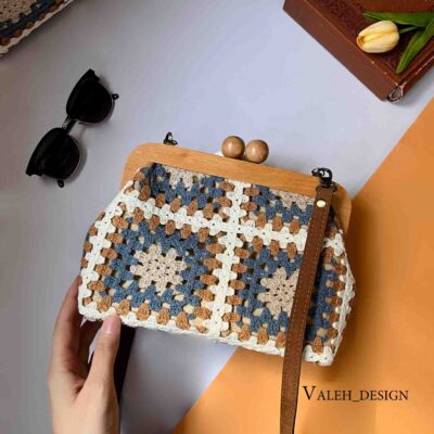 کیف واله : کیف دهنه چوبی قلاب‌بافی 1