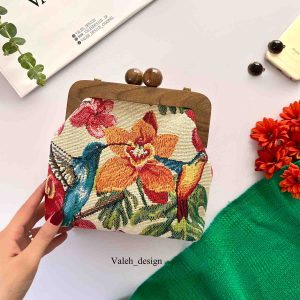 کیف واله : مینی‌بگ دهنه چوبی ژاکارد طرح پرنده 1